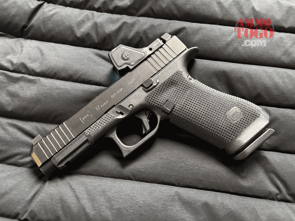 The Gen 6 Glock 17 on display.