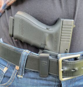 ⭕ Top 5 Best Holsters for Glock 19 [Review and Guide] 