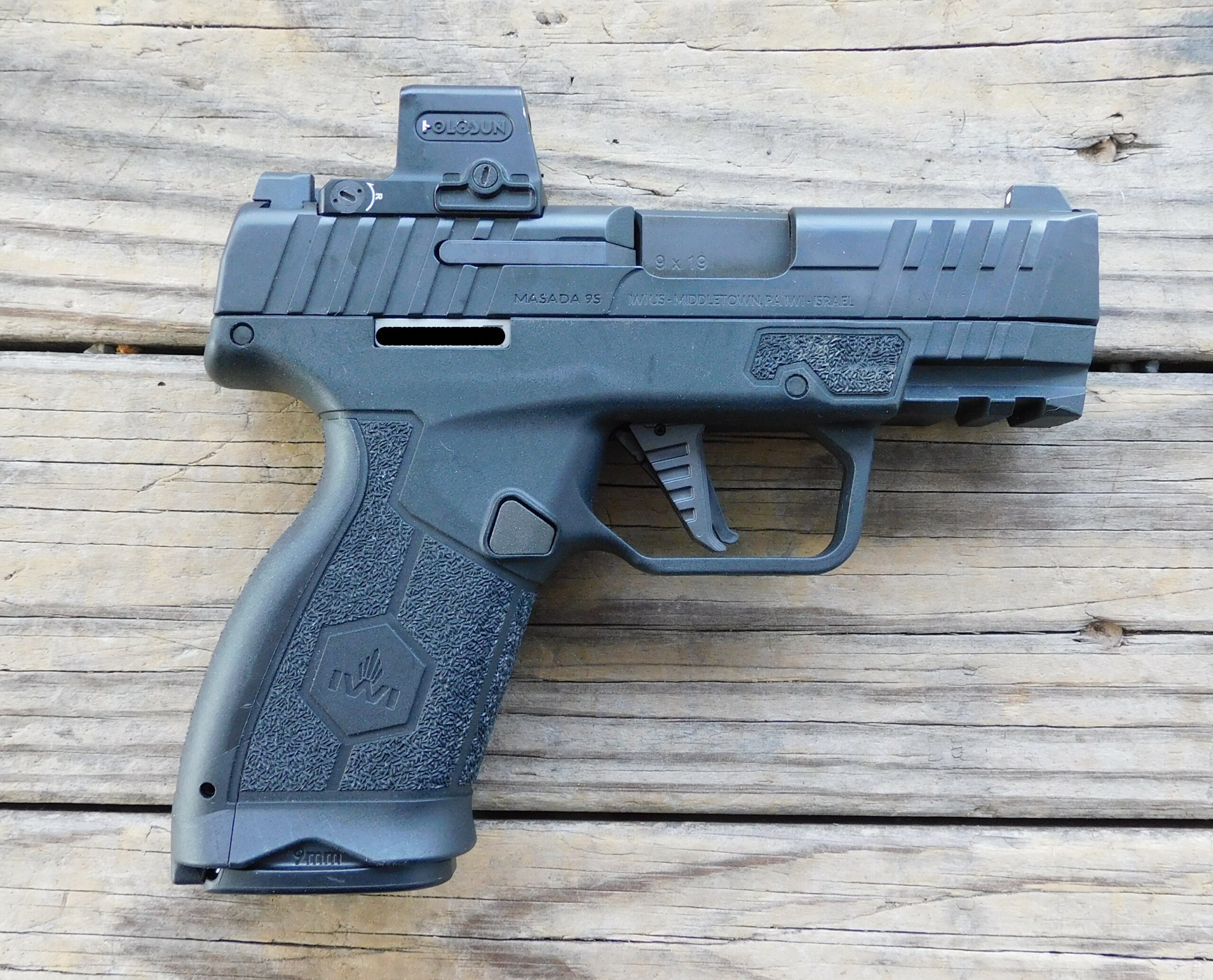 iwi-masada-slim-elite The IWI Masada slim elite pistol on display